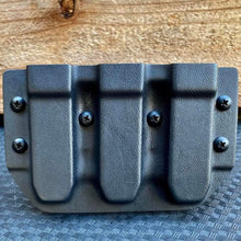 Load image into Gallery viewer, Black Triple Magazine Carrier with Tek-Lok Style Belt Clip
